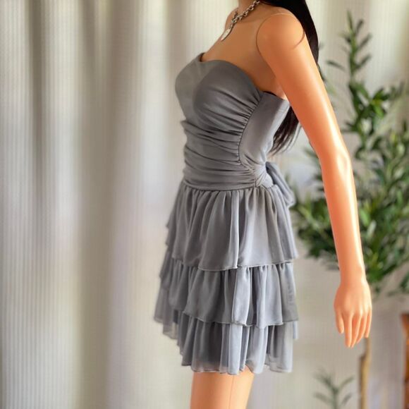 Y2K Ruby Rox Strapless Ruffle Mini Dress Stretch Gray Tiered Party Dress Siz 5 - Picture 5 of 8